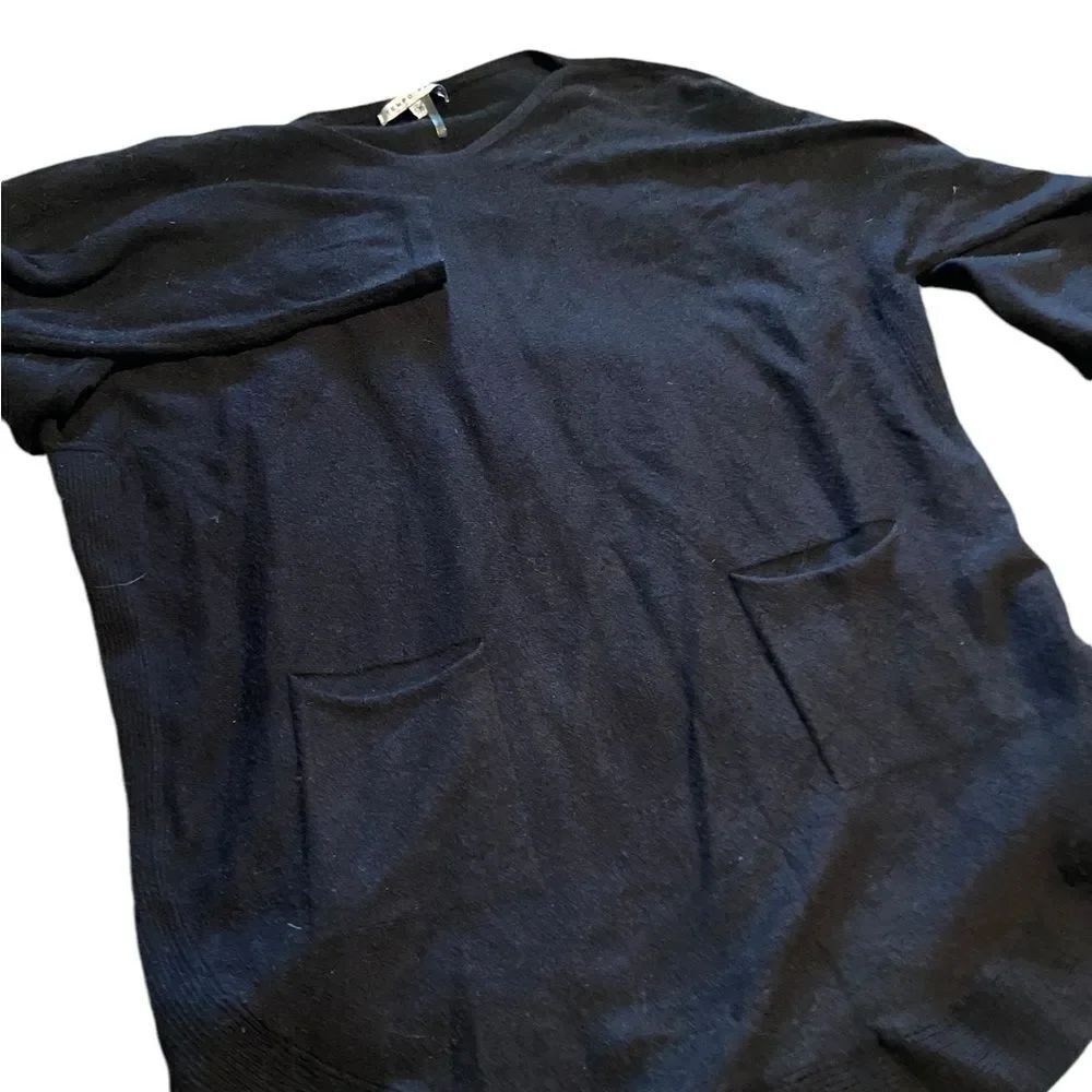 Tempo Paris size s/m sweater button accents on back two pockets on front